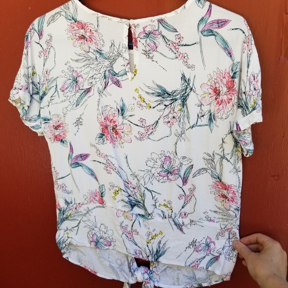 White Floral Buffalo Blouse, Tie Front - Picture 5 of 5